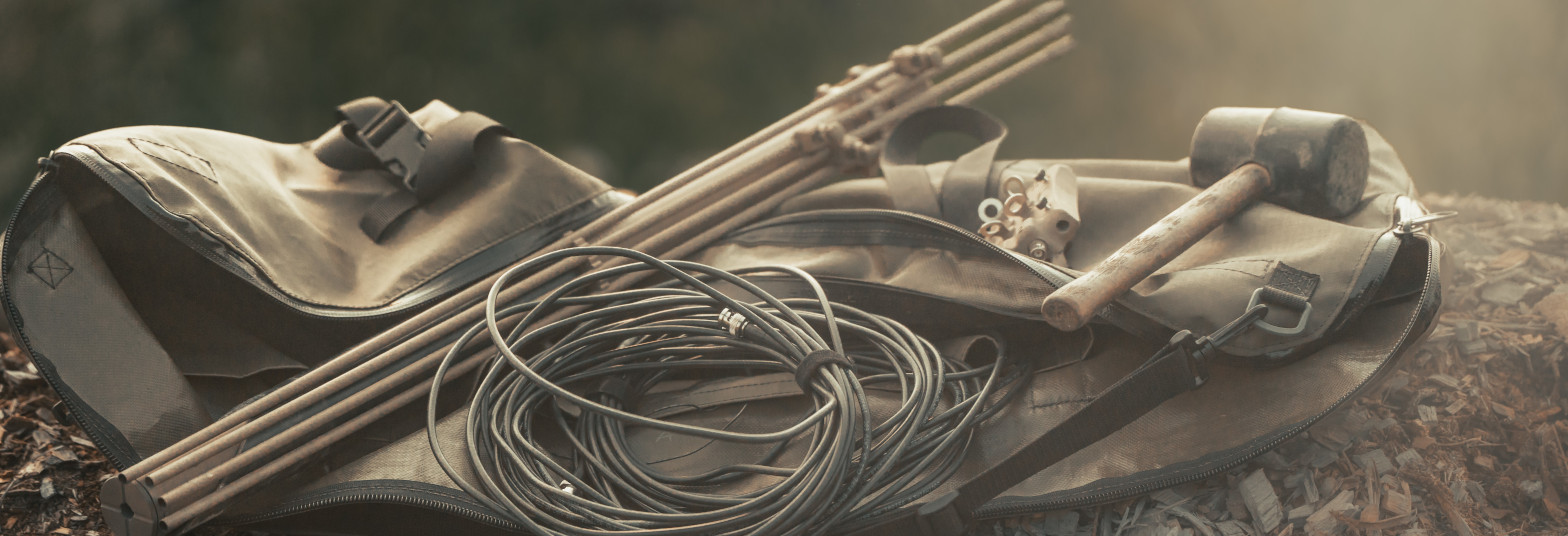 V-MAST with air-dropable carrying bag